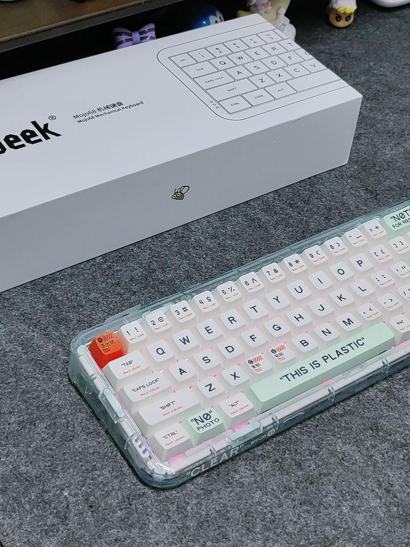 近期最爱.颜值超高的小蜜蜂键盘#电子产品 #键盘 #游戏外设